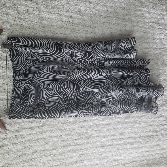 Della Spiga weekend waterfall black and white spiral graphic skirt cottagecore m - Picture 1 of 8